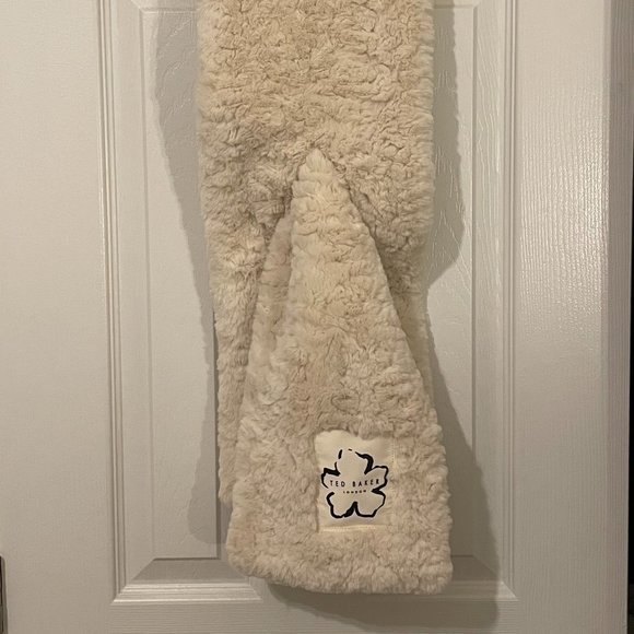 TED BAKER Faux Fur Scarf - Picture 1 of 3